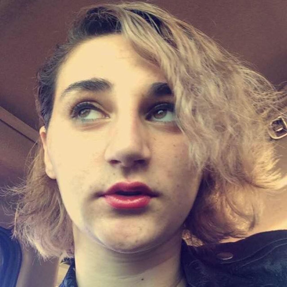 Meet your Posher, Maya